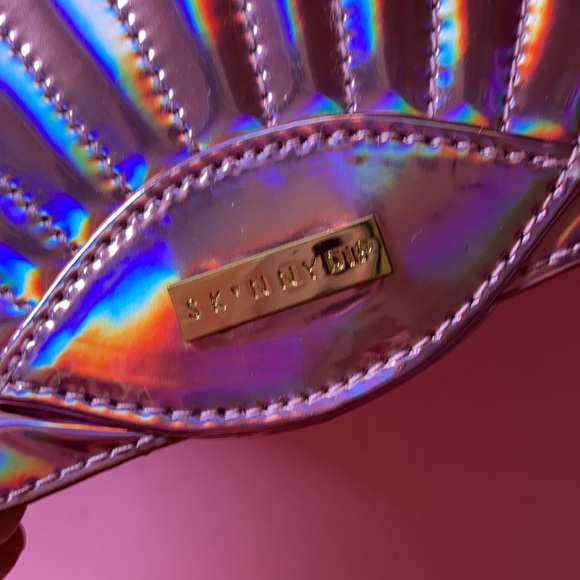 Skinny dip Pink Holographic Shell Crossbody Bag - Picture 3 of 5